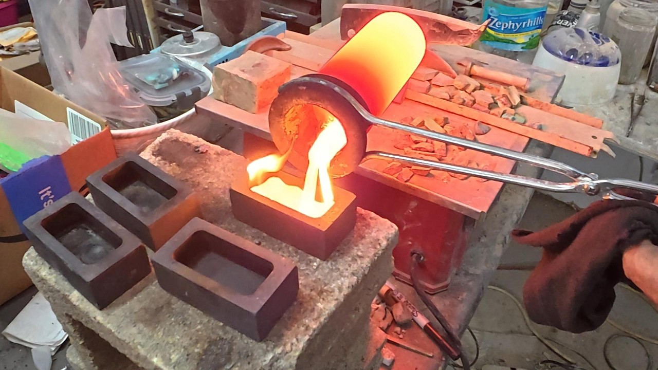 Melting Copper Wire Into A 6oz Copper Bar #copper #silverbar #smelting #silver