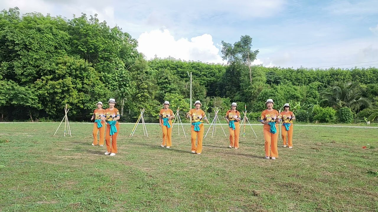 ชมรมรักสุขภาพตำบลน้ำคอก การประกวดรูปแบบการออกกำลังกายด้วยภูมิปัญญาท้องถิ่นของผู้สูงอายุ ประจำปี 2567