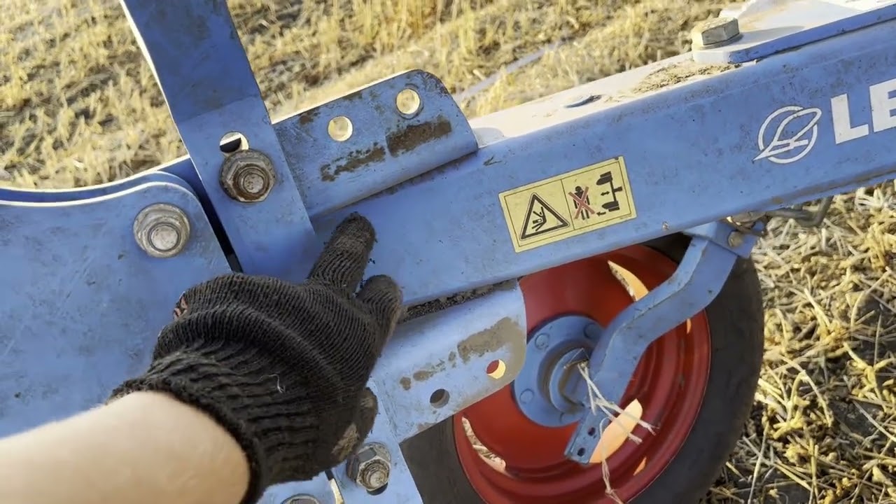 Огляд плуга Lemken EuroOpal 5! Оранка сої 2023.