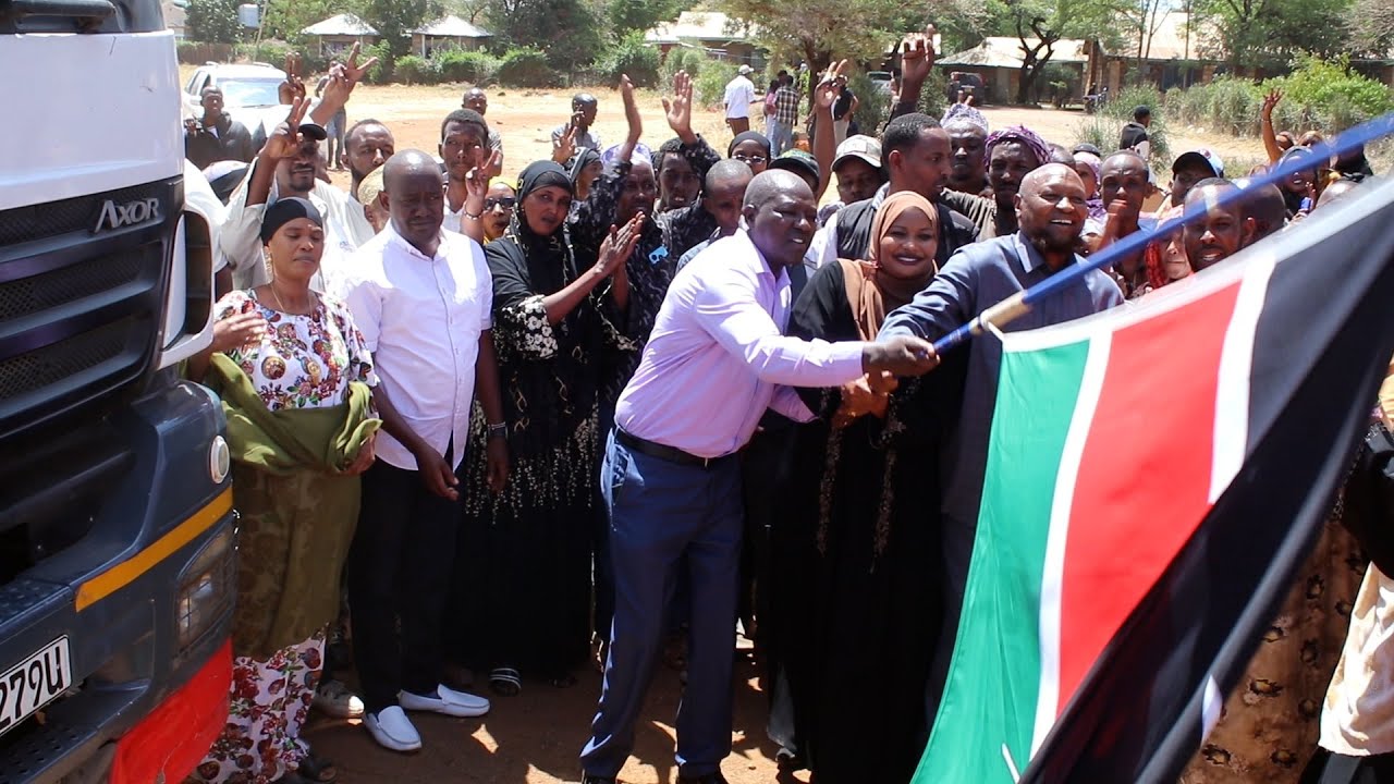 MUMINA BONAYA FLAGS OFF ISIOLO FOOD RELIEF FOR 2,500 FAMILIES PER WARD