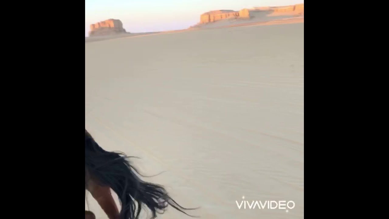 طير وتچري تحته