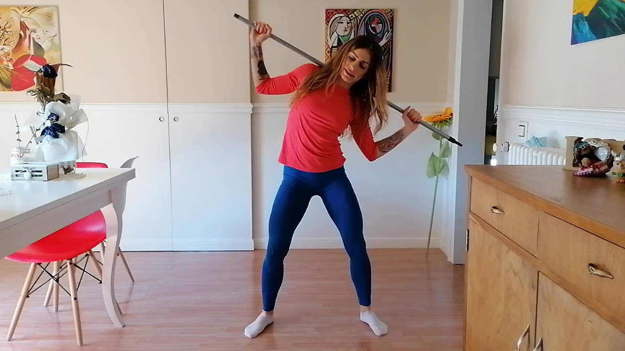 Allenamento con bastone ( manico di scopa ) a casa #RWatHOME