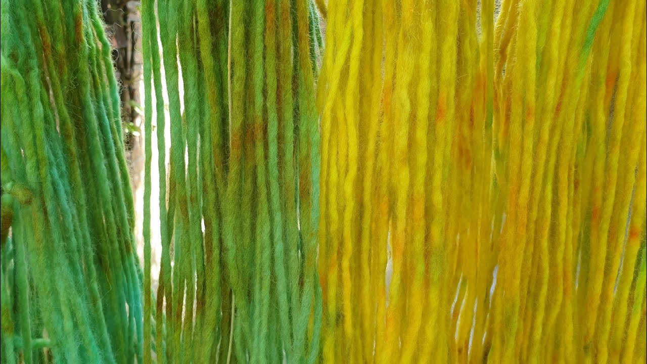 wol verven: lagen en kleurvlekken