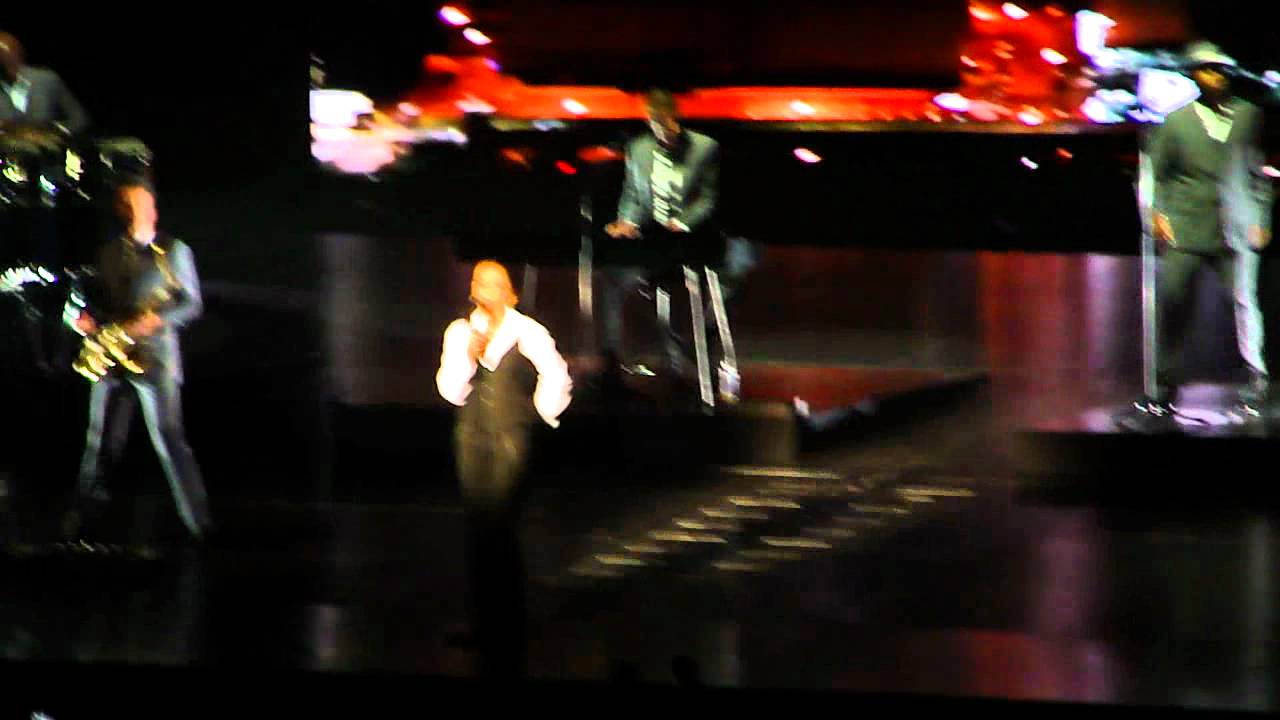 Sade - Smooth Operator (Live) Oracle Arena - Oakland, CA - 8/27/2011