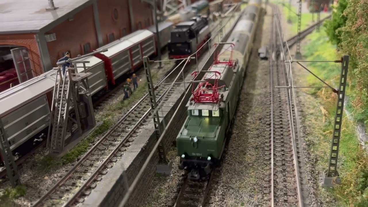 Das deutsche Krokodil DB BR 194 von M&auml;rklin (39990)