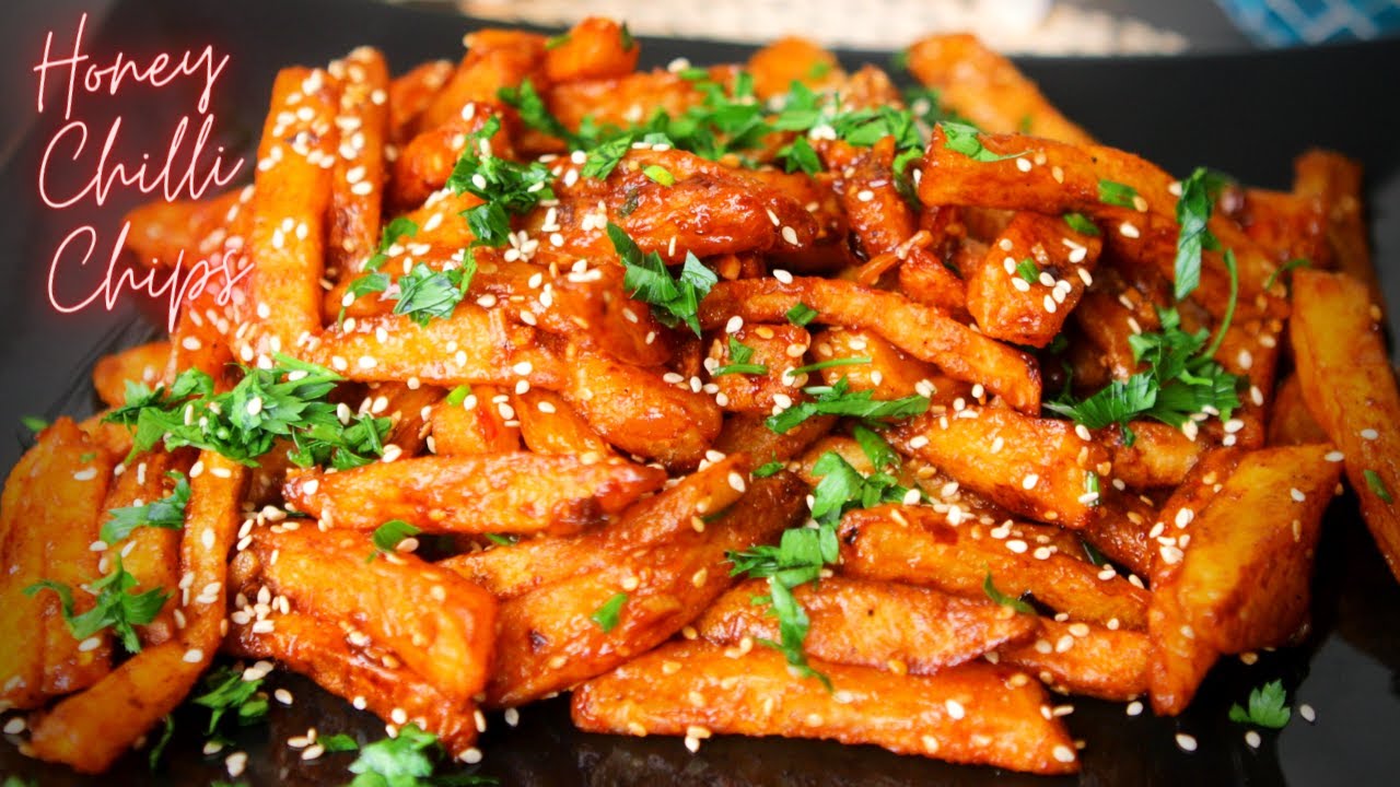 HOW TO MAKE HONEY CHILLI CHIPS | Crispy Honey Chili Chips Recipe | Easy Sweet Chilli Potatoes