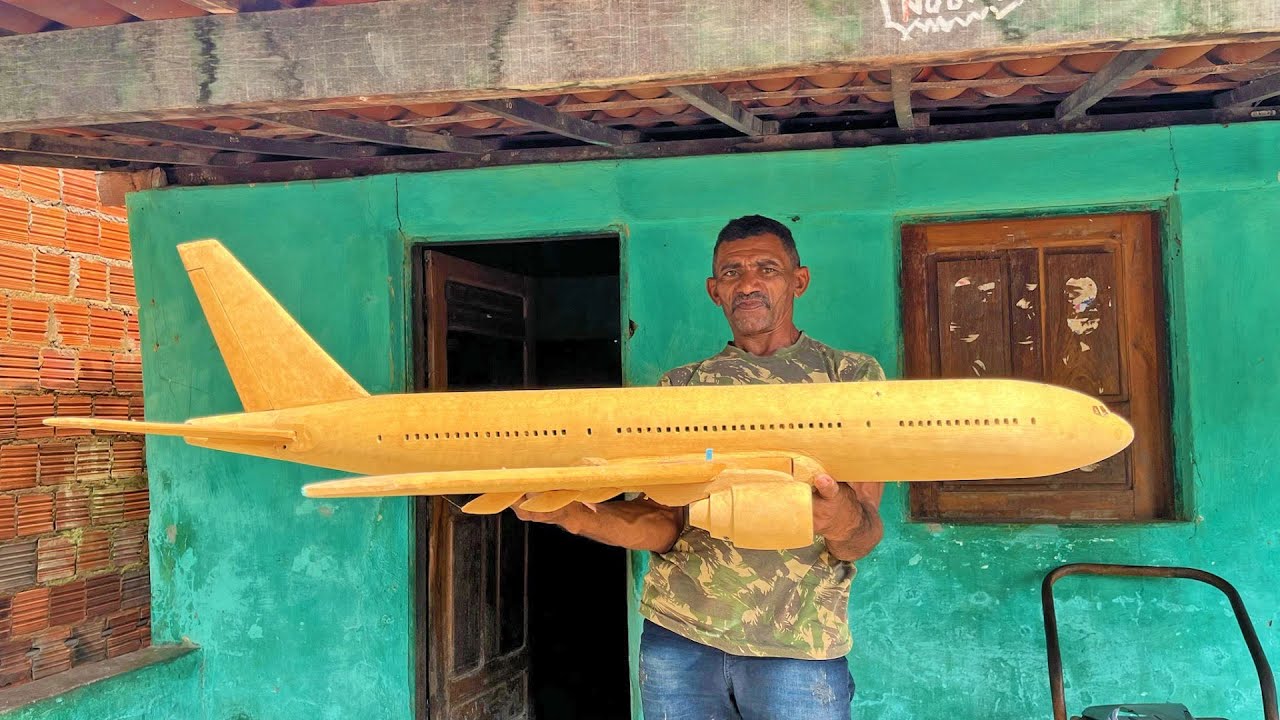 Ele faz Miniaturas Idênticas de Aviões feita com Madeira Conheça Zé do Avião de Juazeiro do Norte