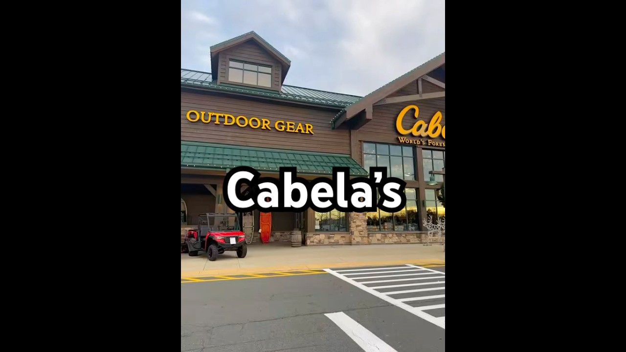 Cabela&rsquo;s for photos with Santa. #cabelas #christmasphotos #santaphotos