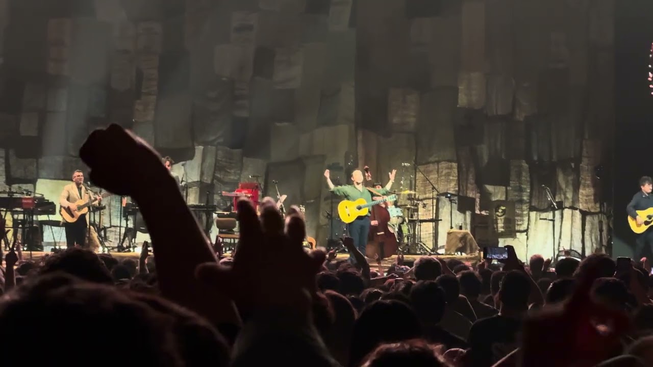 Los Bunkers - Entre Mis Brazos @ Movistar Arena Chile 2025 4K HDR