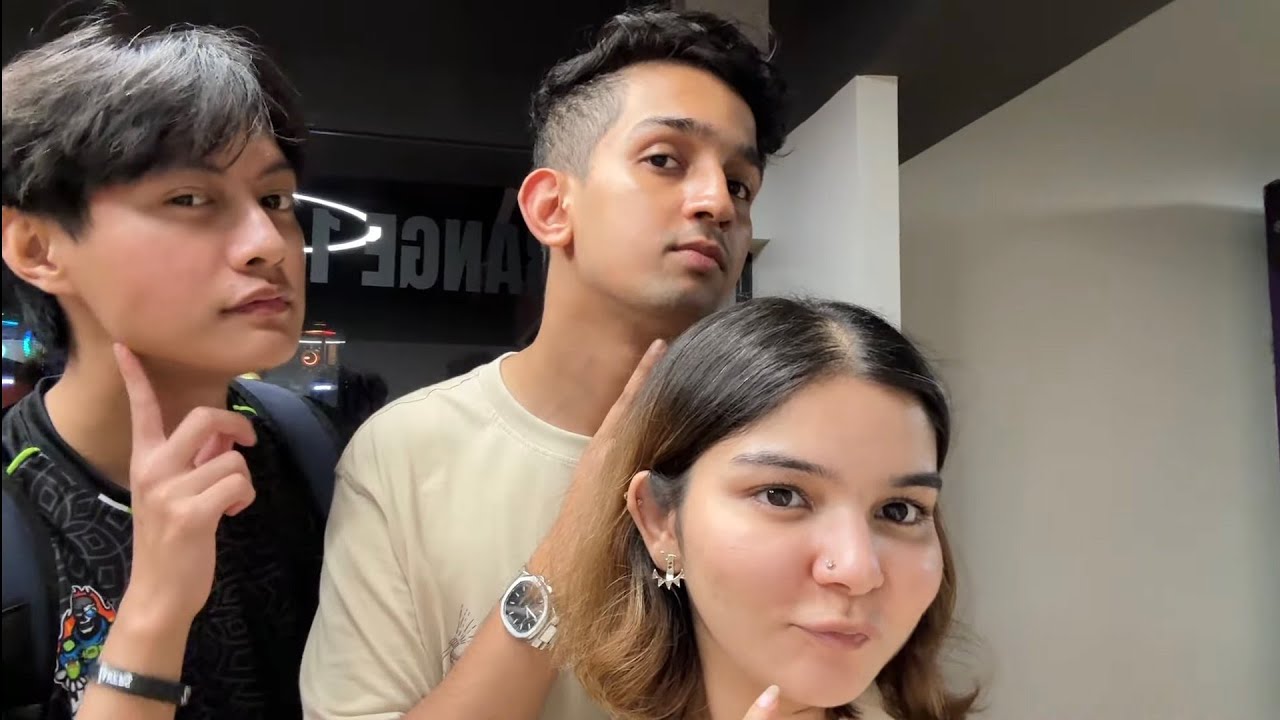 HOW MANY GIRLFRIENDS DO THEY HAVE