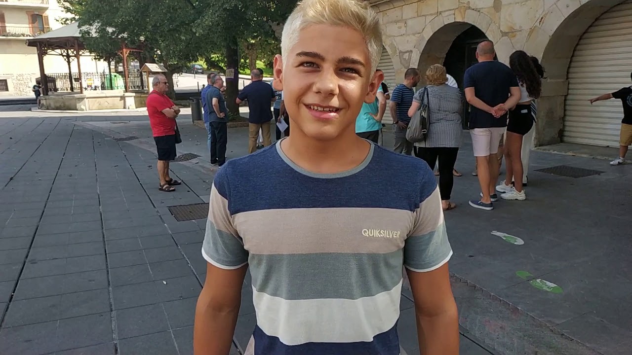Udalak Urtats Gómez igerilari galdakoztarra omendu dau