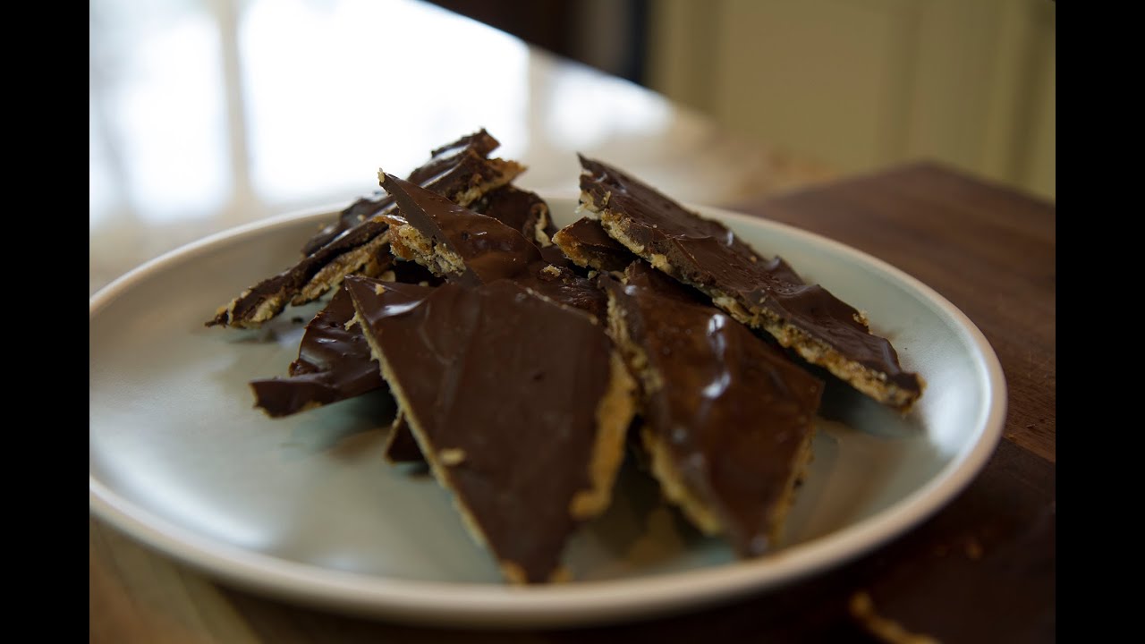 Delicious Caramel Chocolate Matzah - Let's Cook with ModernMom