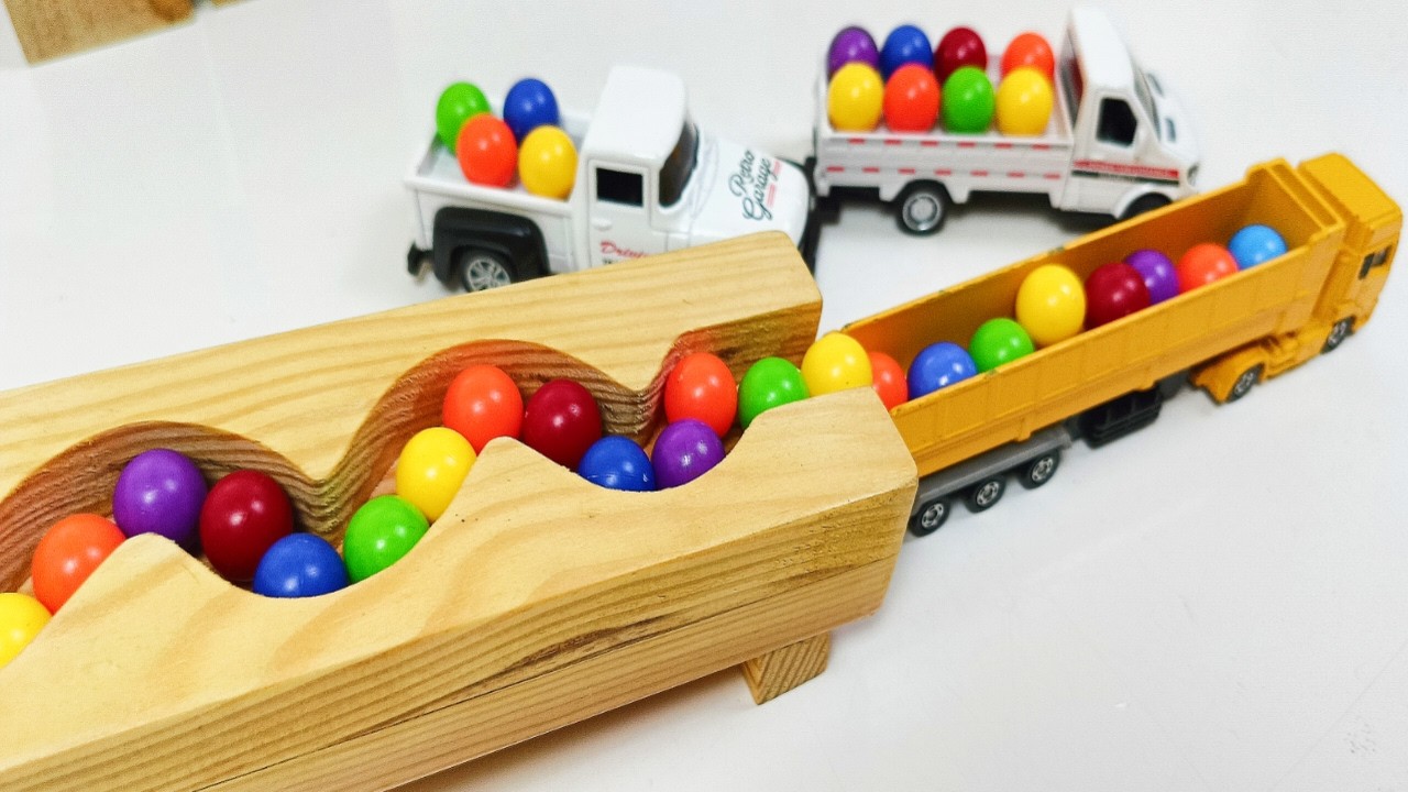 Marble Run Race ☆ HABA Slope & Retro Makita Truck, Garbage Truck, Excavator, Dump Truck, Ambulance