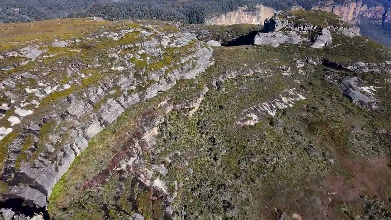 Canyon Dive with #flyfishrc atlas 4 paired with DJI O4 Air Unit (Lite)