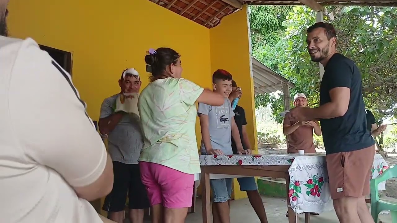 Ontem,domingo dia 15/02/2026,terceiro dia de carnaval de 2026,brincamos na casa da minha vó 