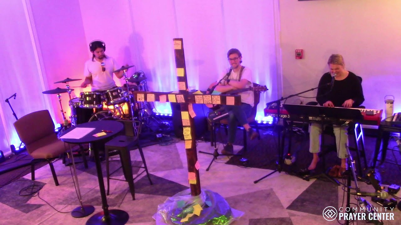 Daily Fire On The Altar - Ministering to the Heart of God for the Middle East