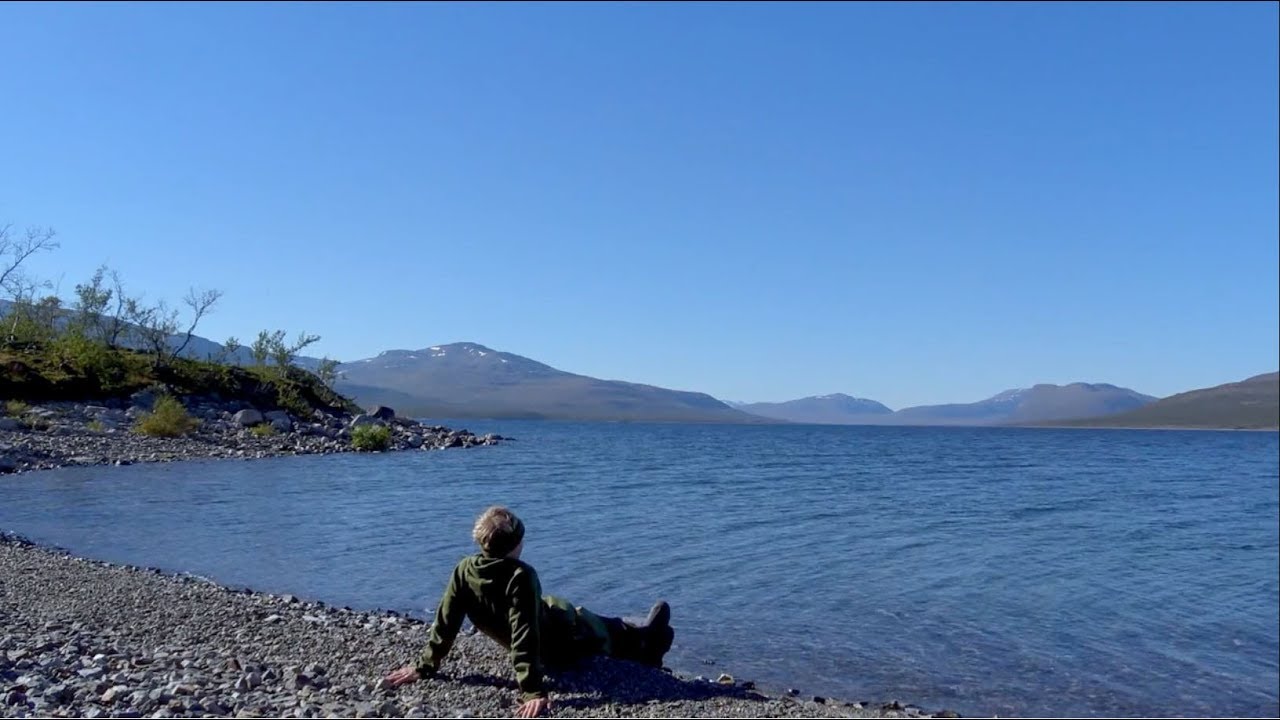 Kommer 22. august: Alene