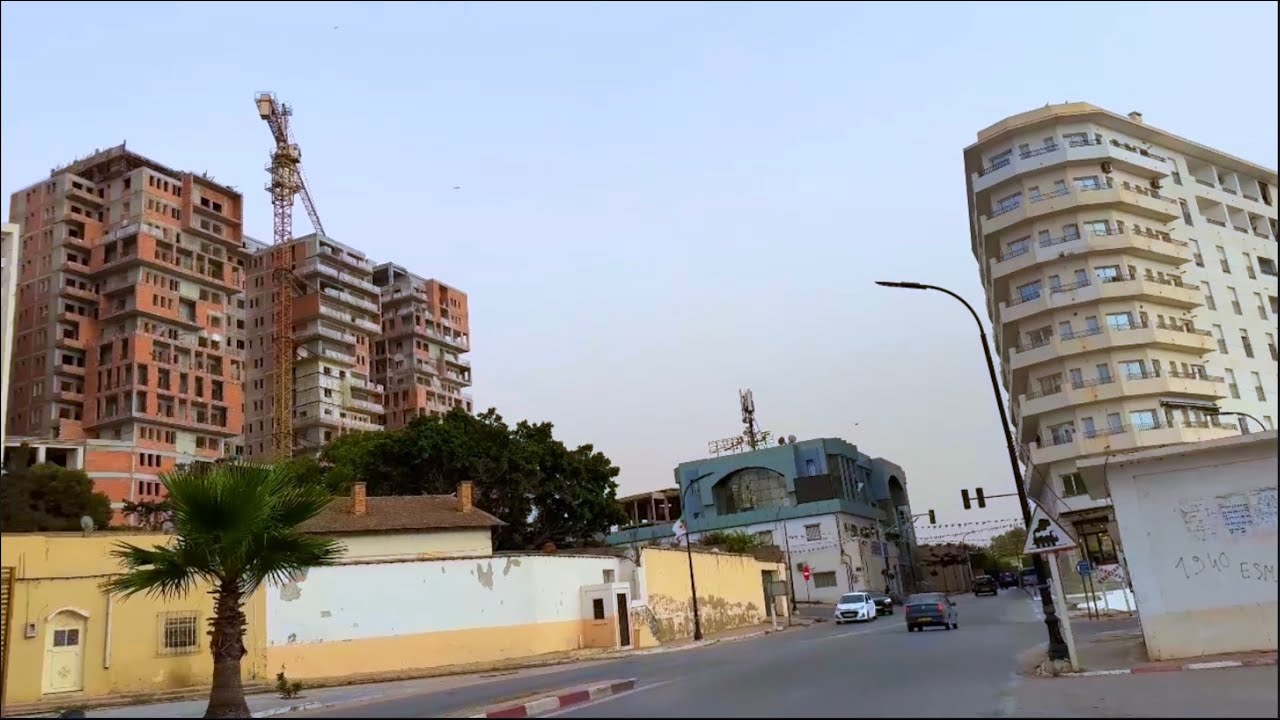 مدينة مستغانم: جولة في شارع محمد خميستي