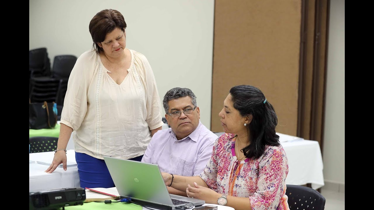 SIS capacita en geriatría a personal de salud de la zona oriental