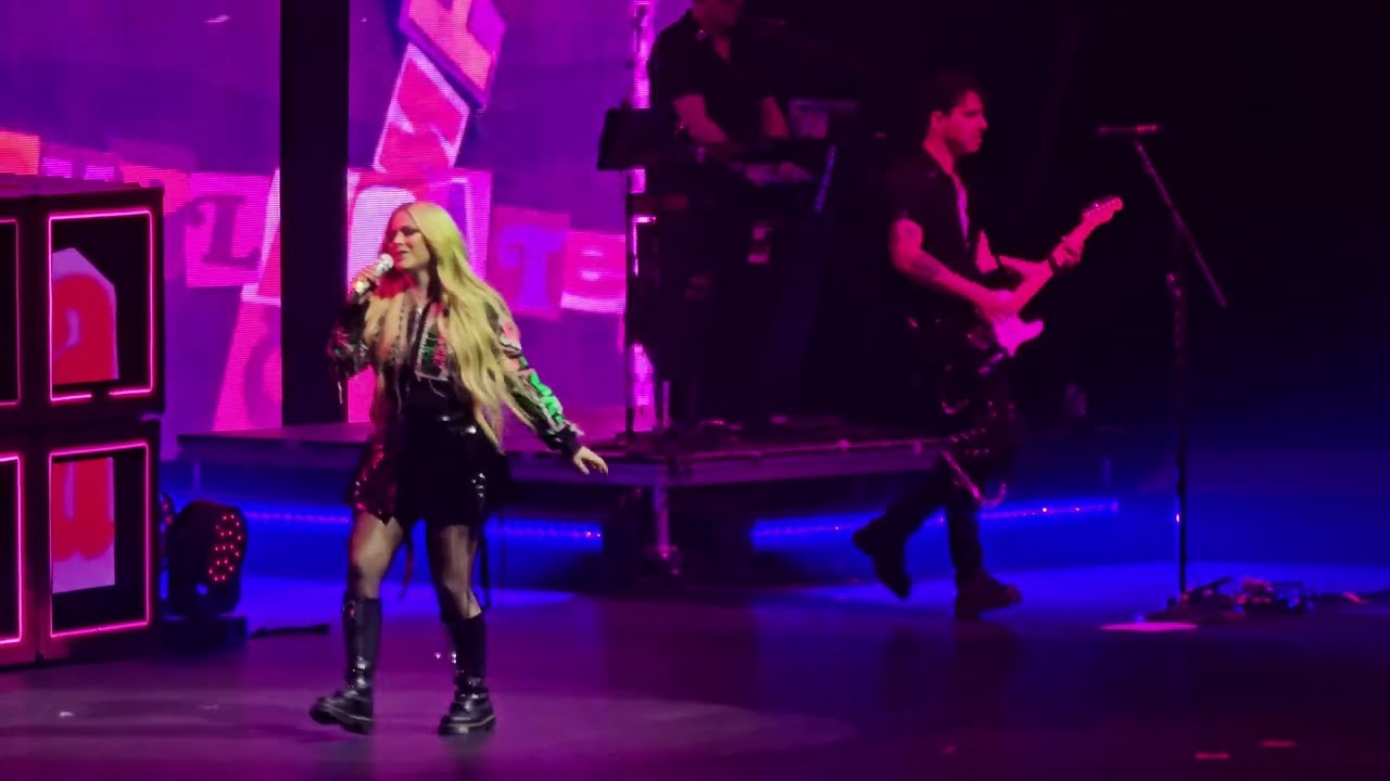 Avril Lavigne Complicated Niagara Falls OLG Stage June 05 2025