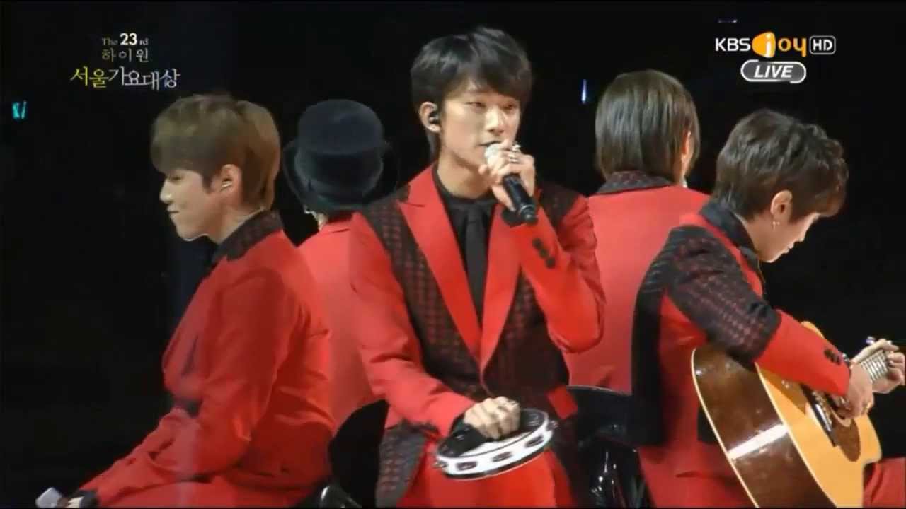 140123  B1A4 - What's happening? @ Seoul Music Awards 2014
