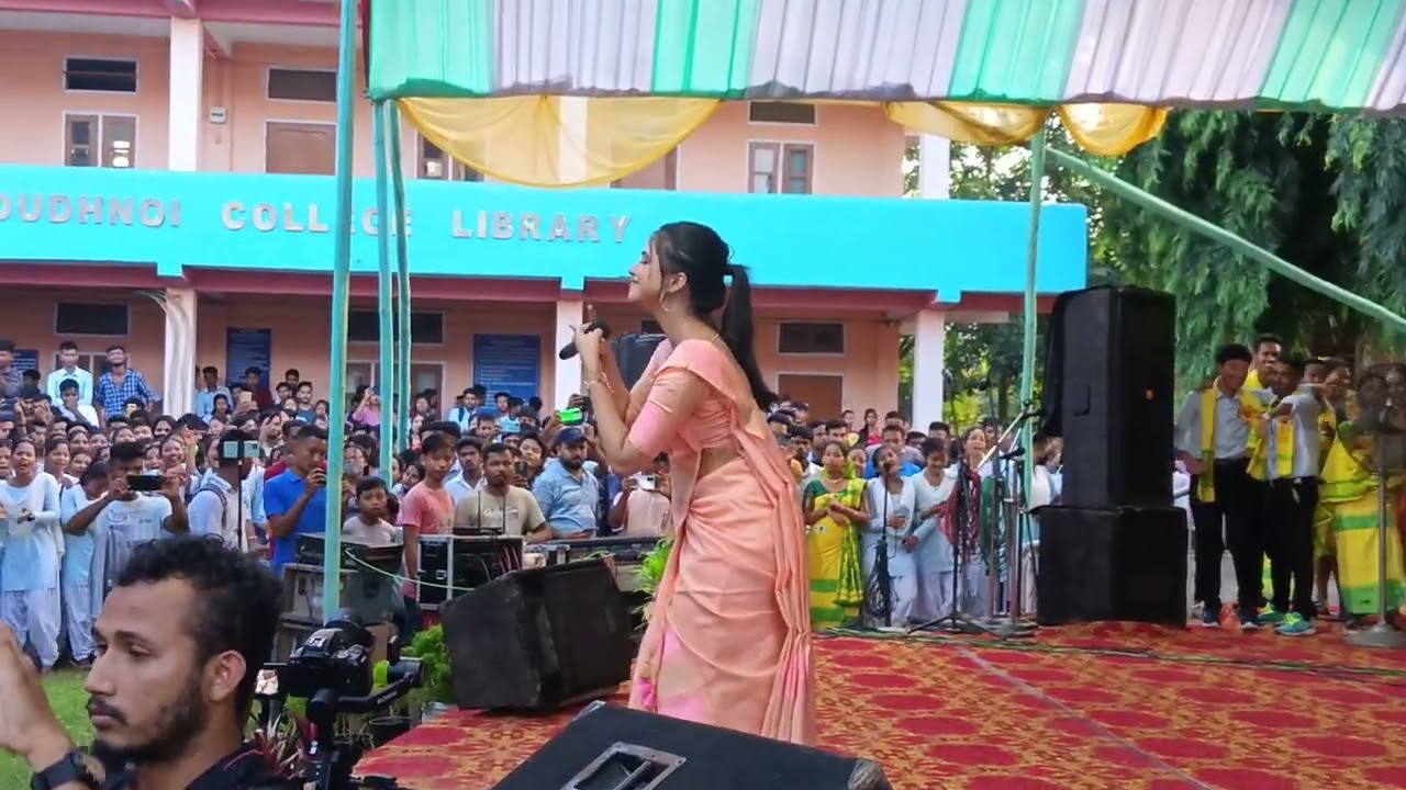 Dudhnai College Rajbongshi Fresher's 2023 Dipanwita deka stge performance.