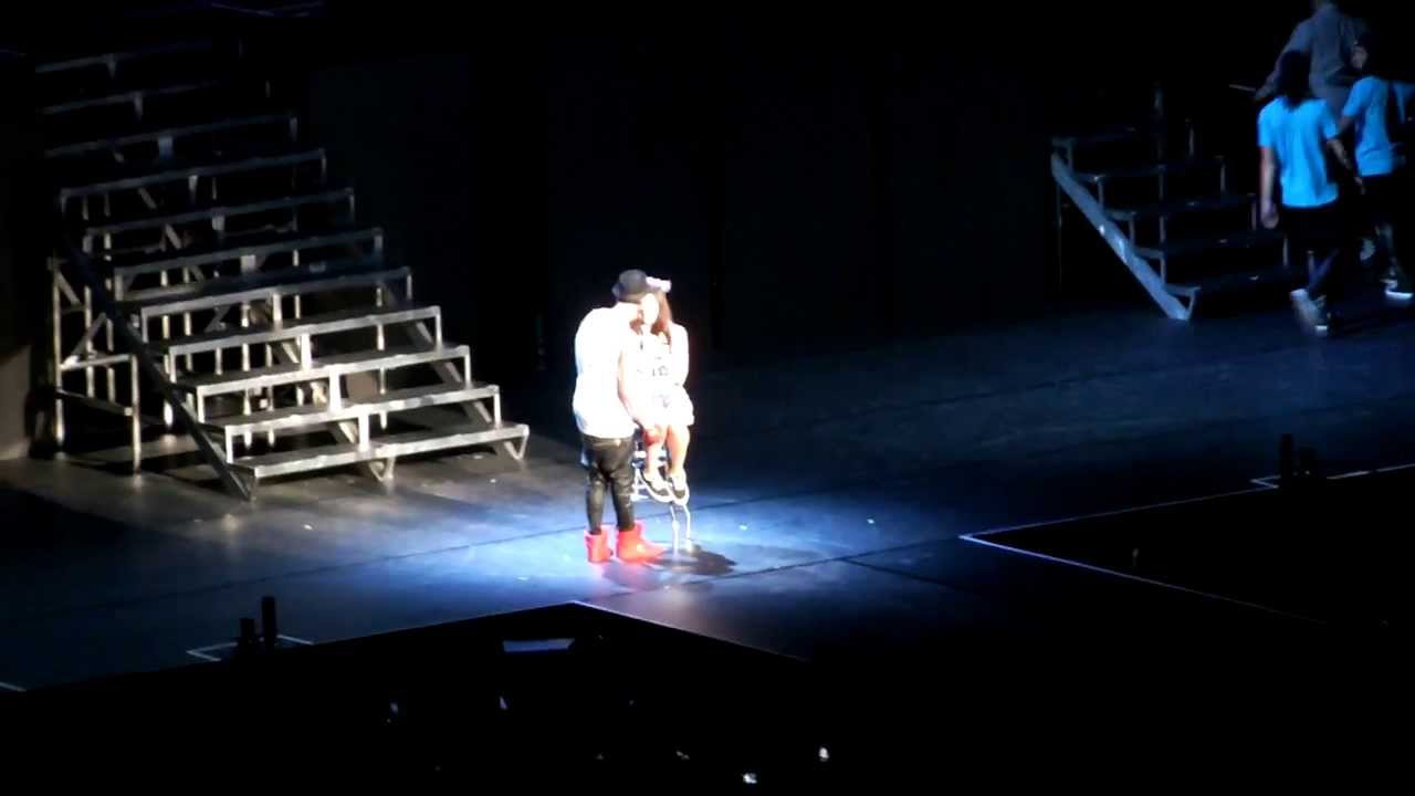One Less Lonely Girl (Justin Bieber - Beleive Tour 2013, Japan)