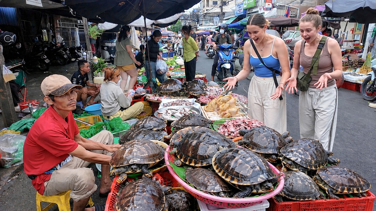 Best Cambodian Street Food 2026 🇰🇭 Evening Walking Tour Around Toul Tom Poung Market