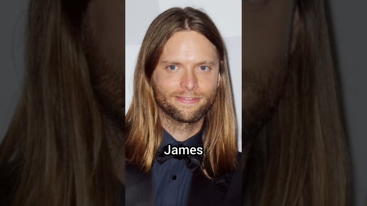 Minha mãe dando nota para os membros do grupo MAROON 5
