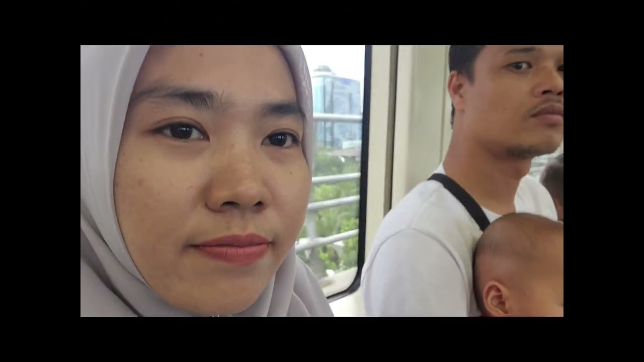 Jalan jalan keliling jakarta naik MRT dan LRT Jabodetabek.