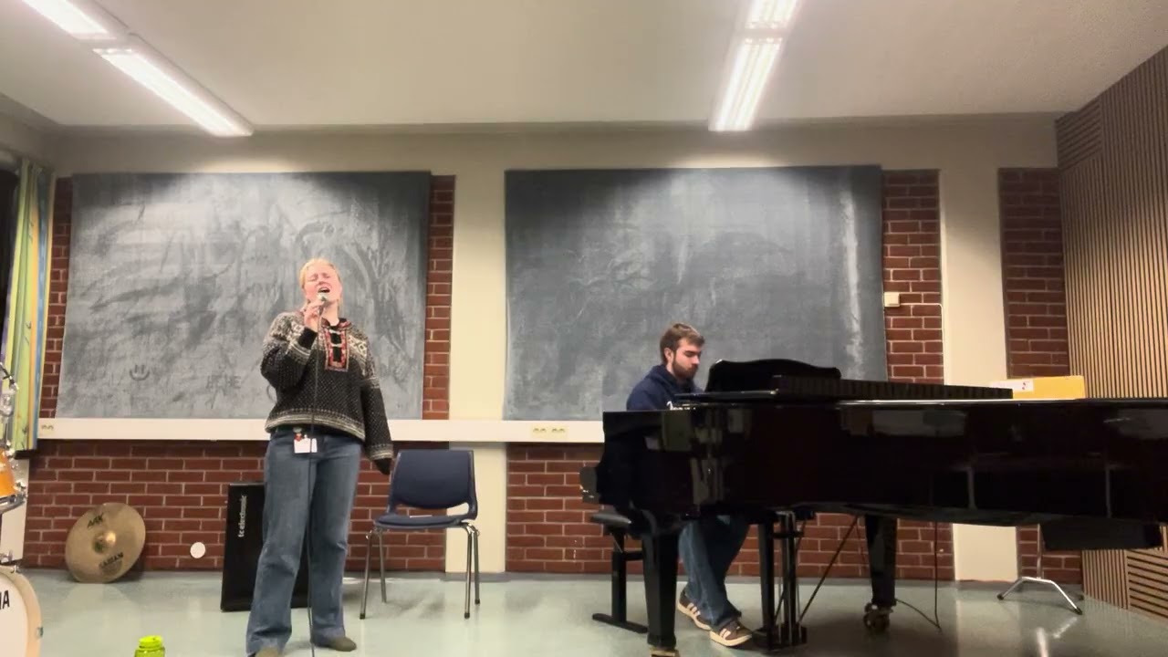 I fall in love too easily - Hannah Krogvold Axelsen 3