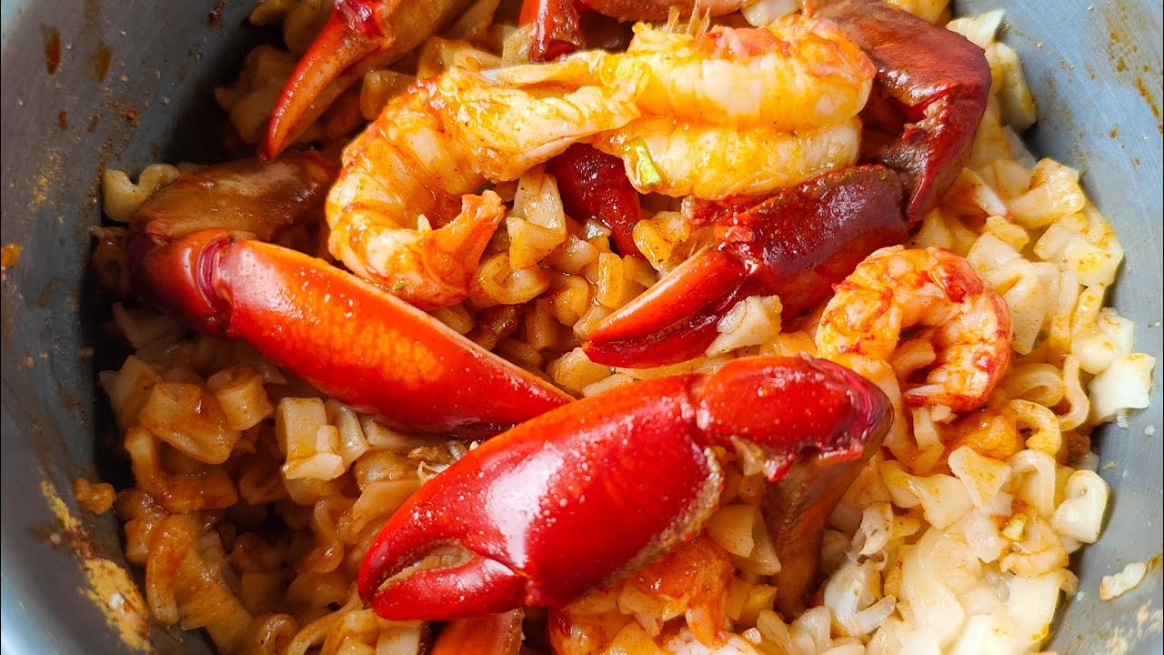 Catch And Cook Yabbies. Yabby Noodles.