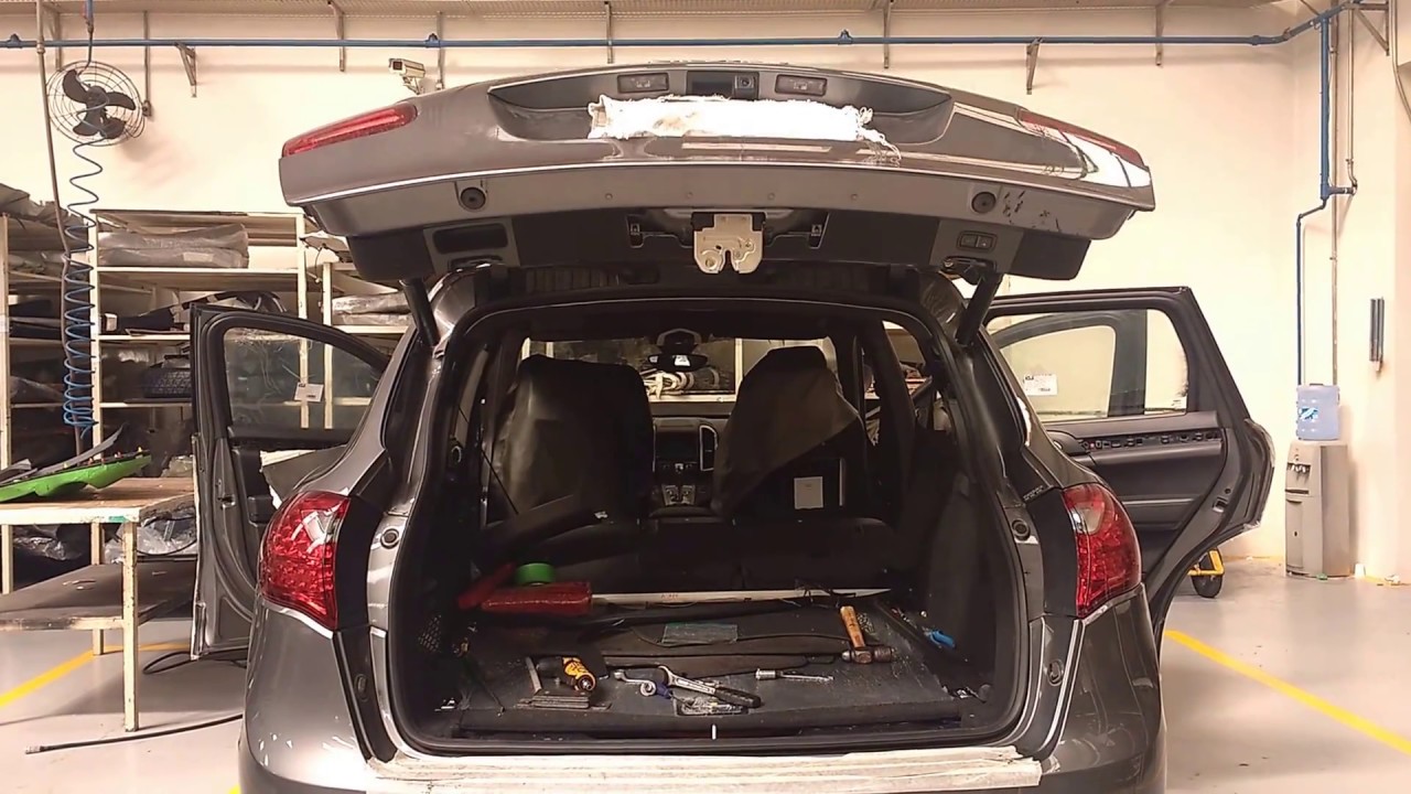 Porta mala elétrico - Porsche Cayenne S