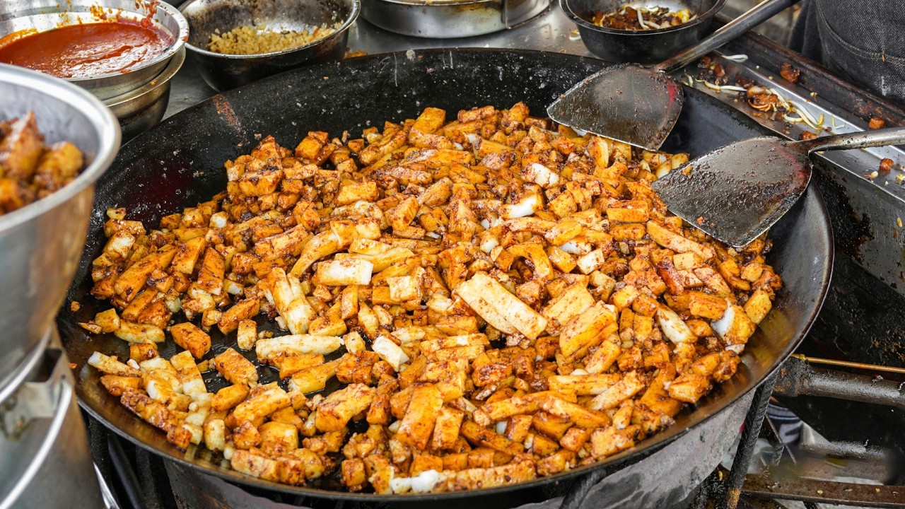 MALAYSIA Famous Food! Best Char Koay Kak 炒粿角 in Penang - Malaysian Street Food
