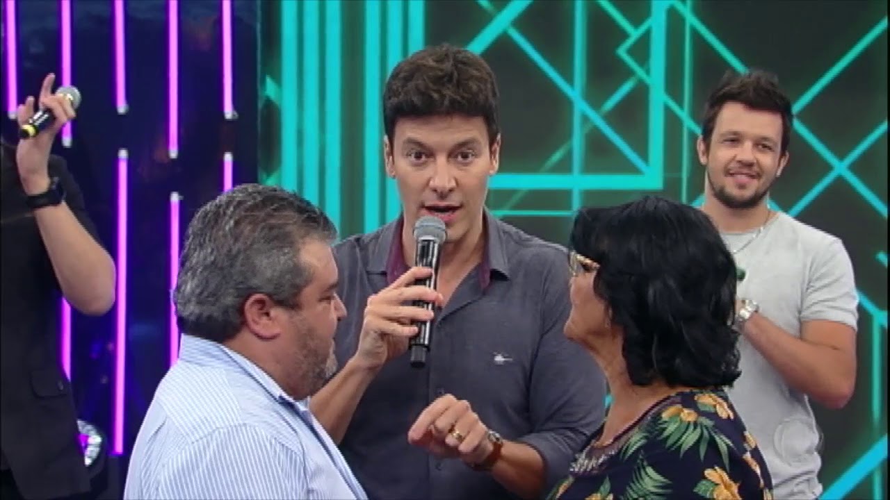 Vovó Noêmia e Pedro finalmente se encontram após dois anos de namoro na internet