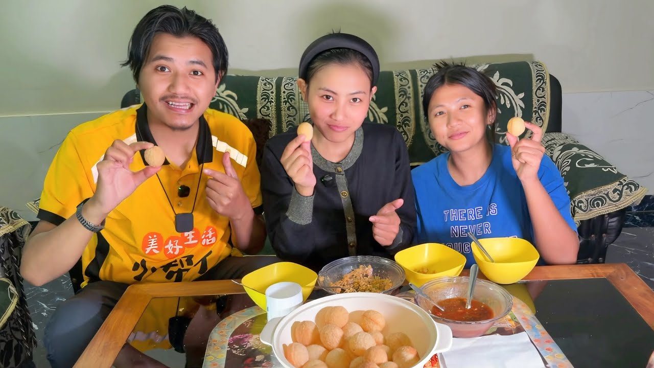 Spending Quality Time Eating Pani Puri With My Brother & Sister 😊