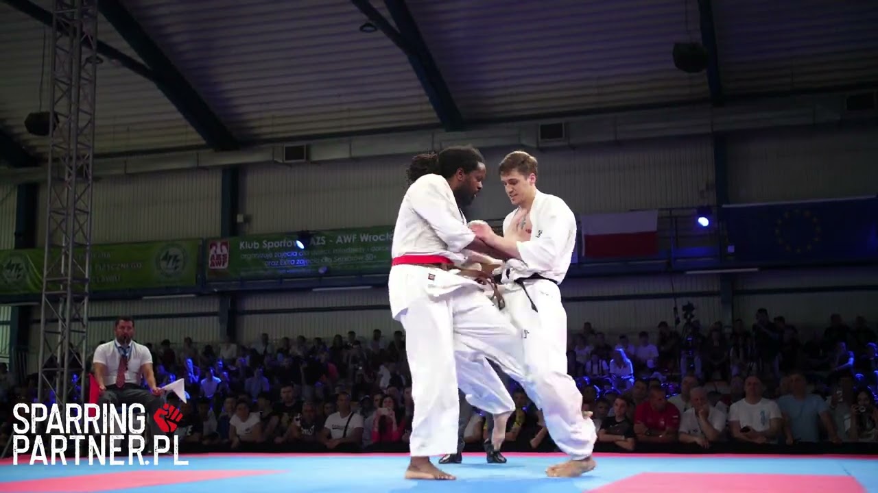 Jahmaine Christie vs Andrii Mezhenskyi Man +90kg European Karate Kyokushin Championships