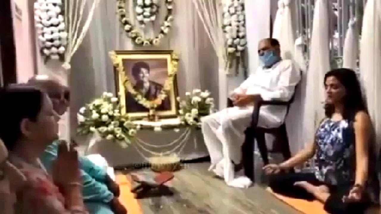 Sushant Singh Rajput Tervi Prayer Meet By Family At His House In Patna Bihar