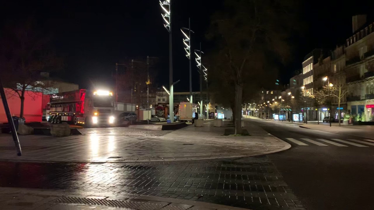 Départ du manège auto-skooter power cars de la foire 2019 de Metz ville