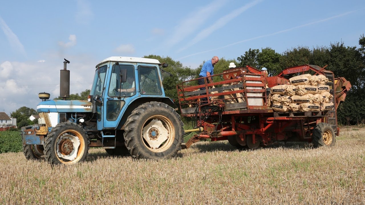 Редкая классика 1982 County 7610-Four-E (на базе Ford) | Grimme Cavalier 80 | Уборка картофеля