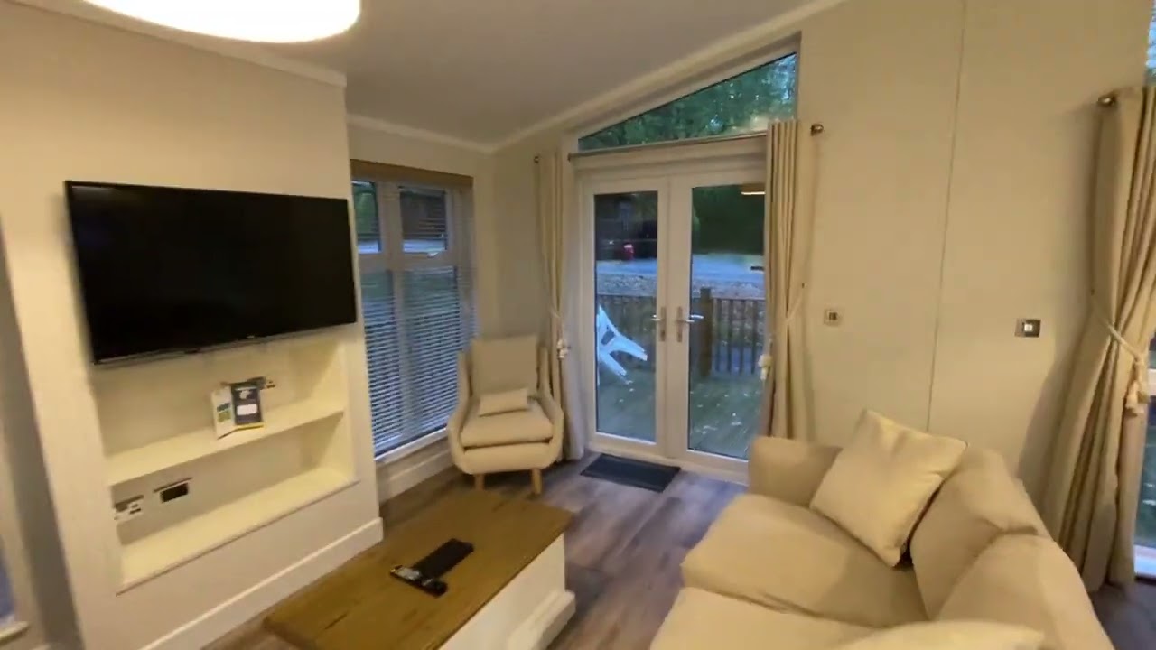 DP12 Wessex Classic (2020) 2 bed Lodge for sale at Finlake - WALK ROUND