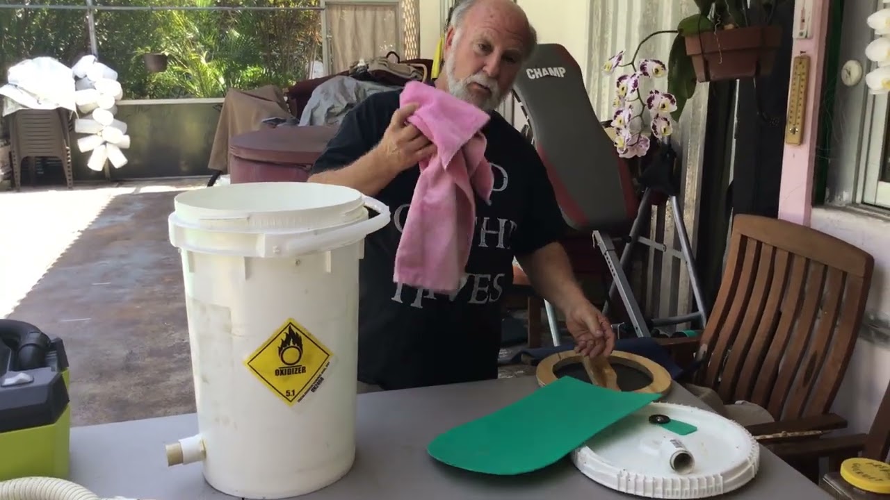 Beekeeping - How to Make a Battery Operated Bee Vac the Easy Way