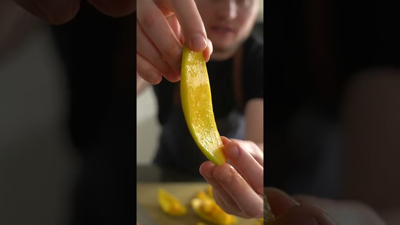 How To Cut A Mango Like A Chef #shorts