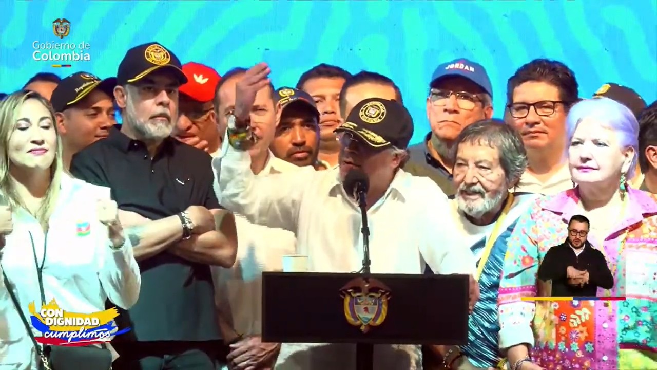 HUBO LÁGRIMAS ¡Gritaron Reelección! Y LO OVACIONARON en una PLAZA REPLETA por esto que ¡DIJO E HIZO!