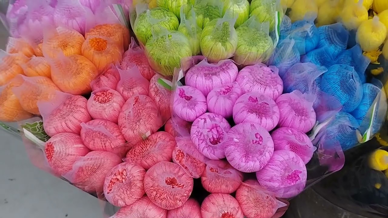Sạp Trái Cây Của Cô Tiên Miền Tây Bán Trái Cây trở lại bình thường như mọi ngày sau những ngày tết 
