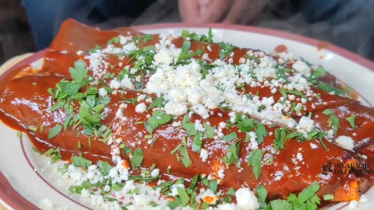 Unas deliciosas enchiladas Oaxaqueñas🔥 acompañadas de un rico café 🤩😍