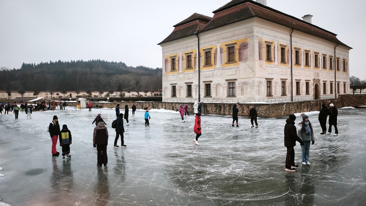 Netradiční bruslení na vodním příkopu Zámku Kratochvíle 🔥⛸️