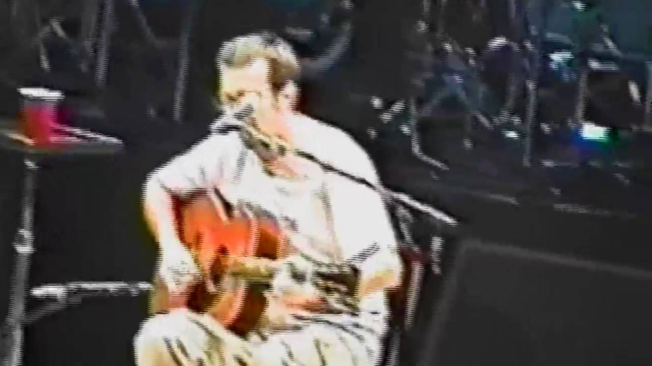 Eric Clapton - 1997-10 17 Budokan Hall, Tokyo Japan.