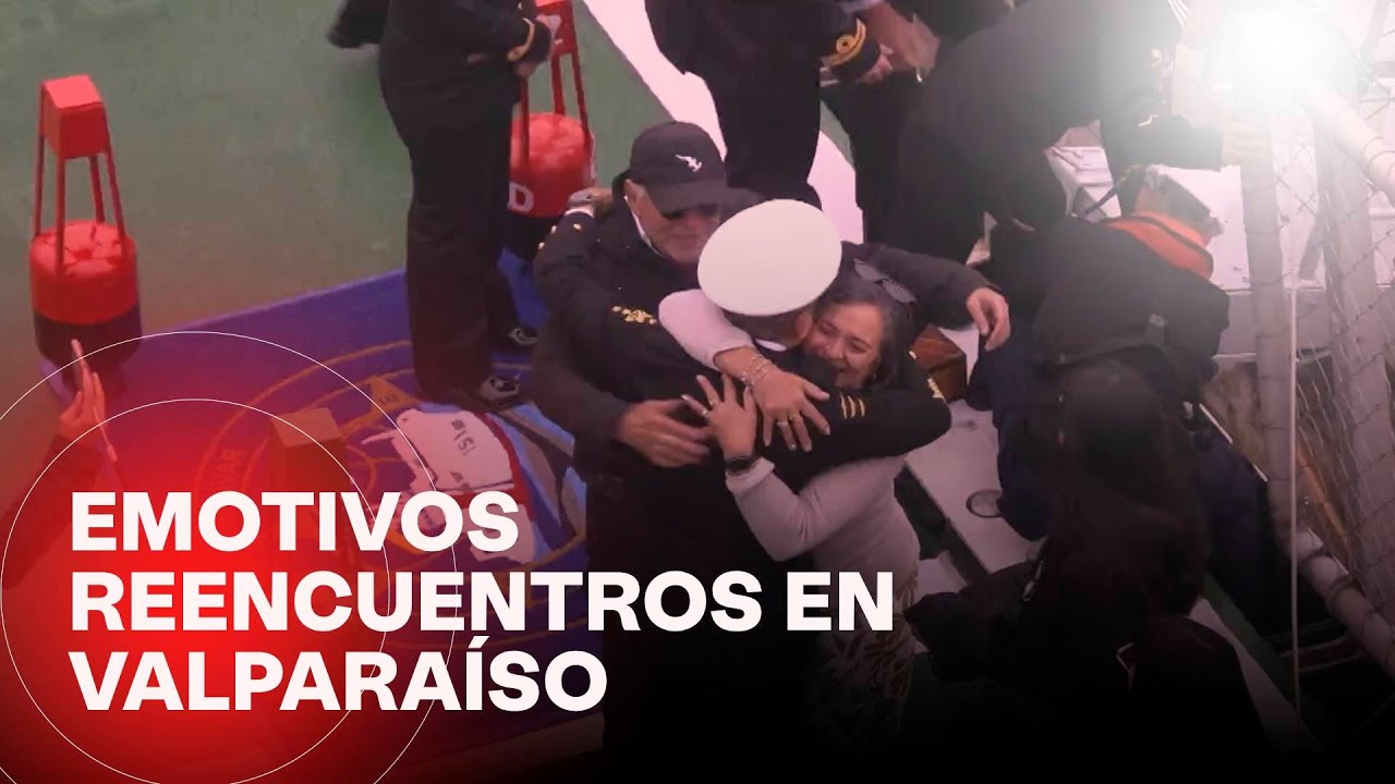 Tripulantes del buque ARC Simón Bolívar se reencuentran con sus familias en Valparaíso