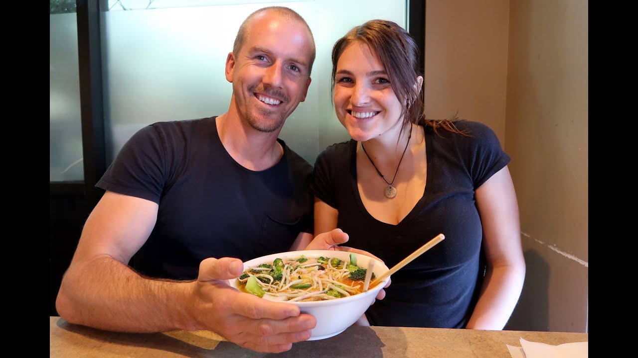 OUR FAVORITE VEGAN LUNCH 🍲 | Jake & Nicole
